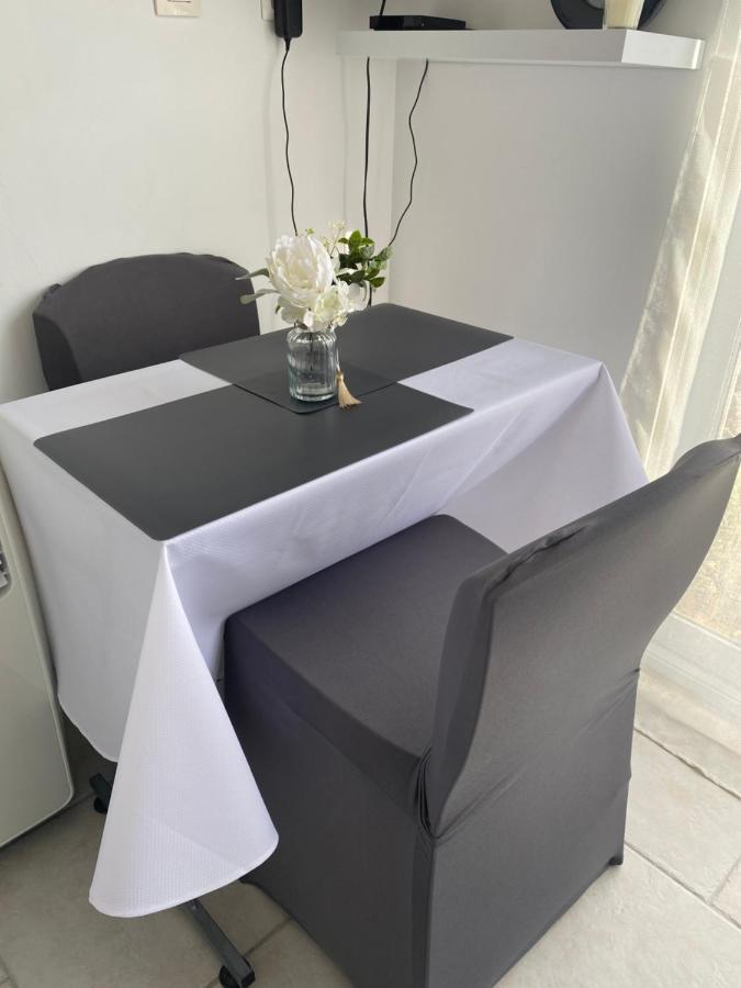 Privee Independante Au Coeur Du Luberon Homestay *